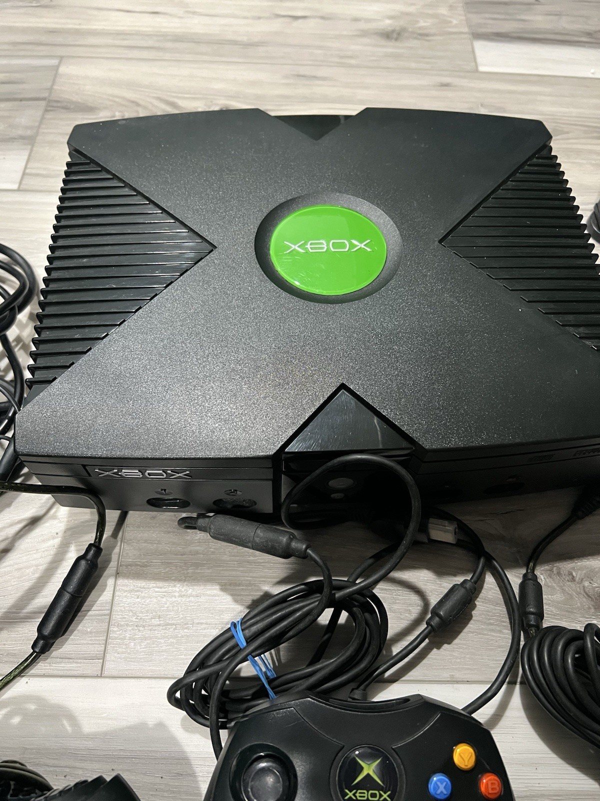 Microsoft Xbox – Black + 3 Controllers