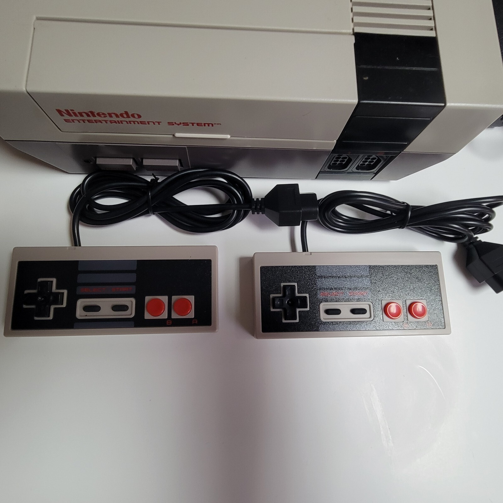 GUARANTEED Nintendo NES Original Console- 2 Controllers NEW 72 pin installed VG