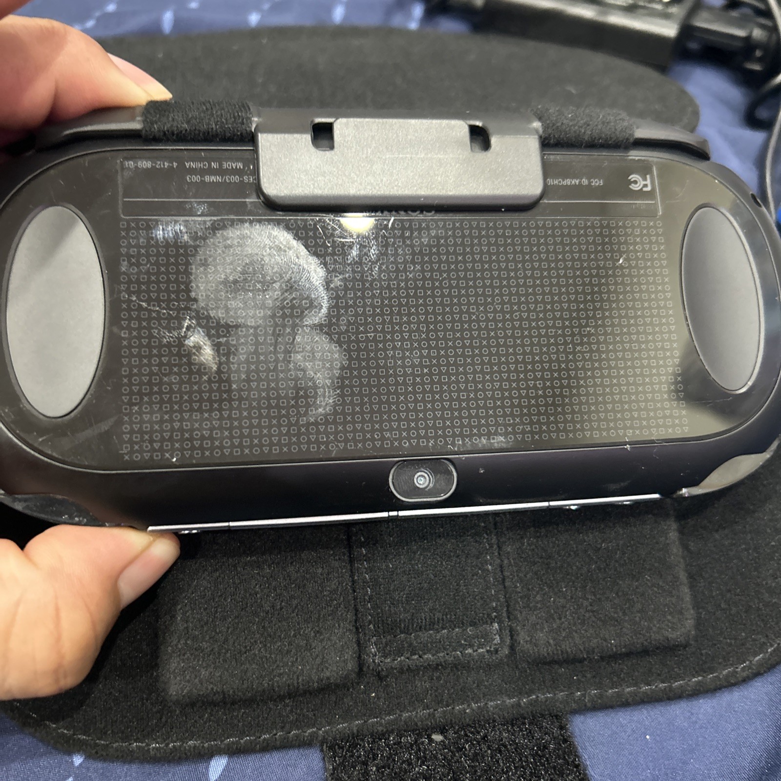 Sony PlayStation Vita PCH-1001 Black With Game And Charger Used.