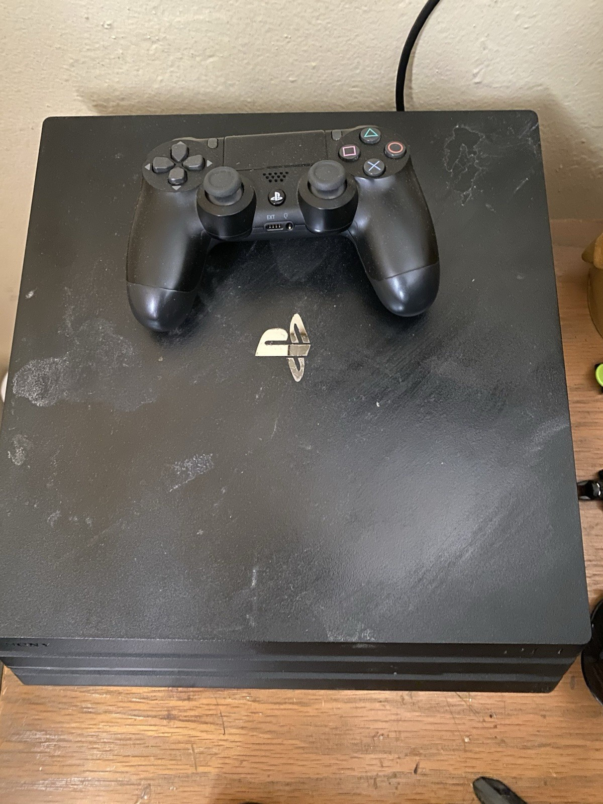 Sony PlayStation 4 Pro Black Console Blu-Ray Wi-Fi HDMI USB-A with Controller