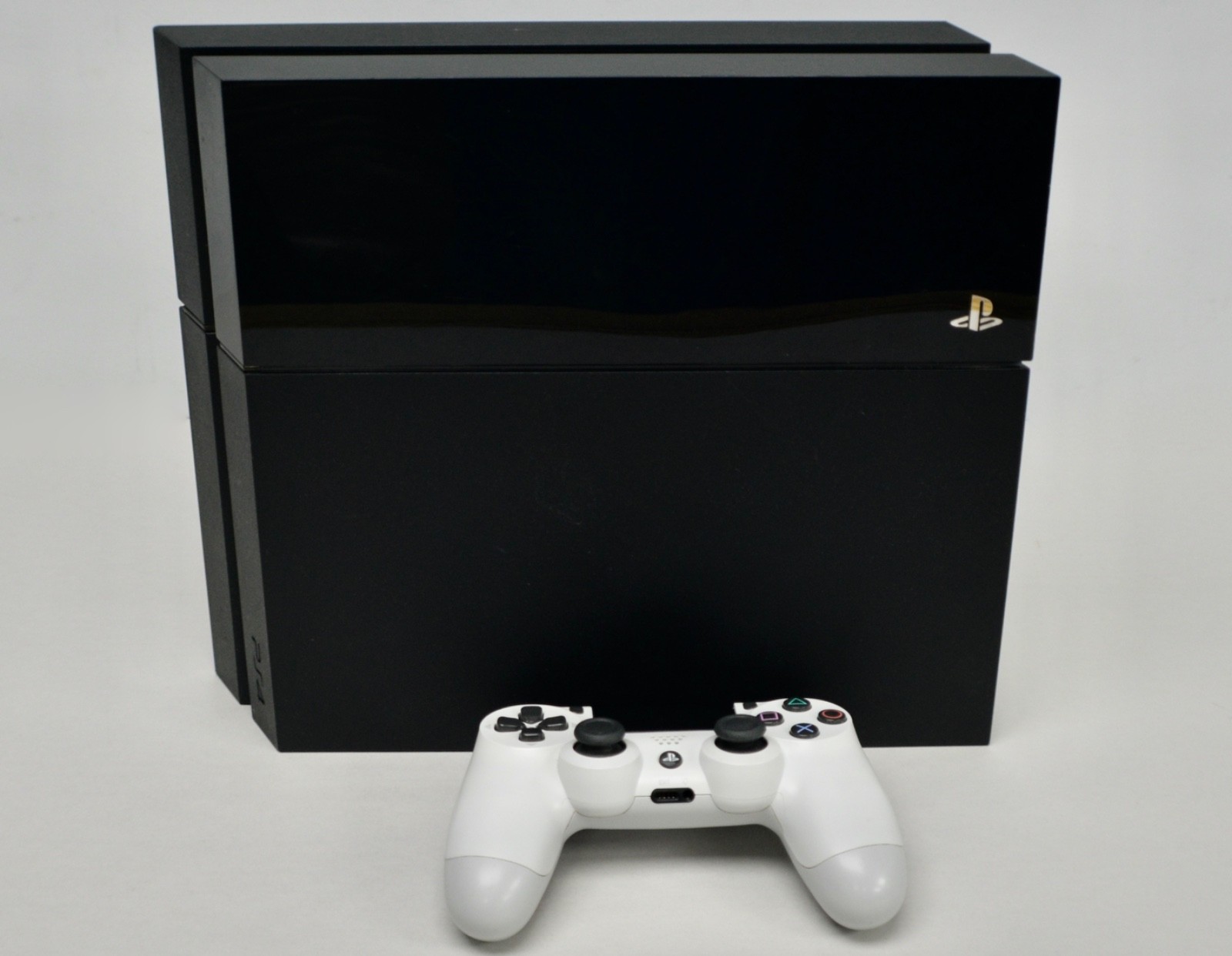 Sony PlayStation 4 500GB Gaming Console – Black w/ 2 controllers & Headset