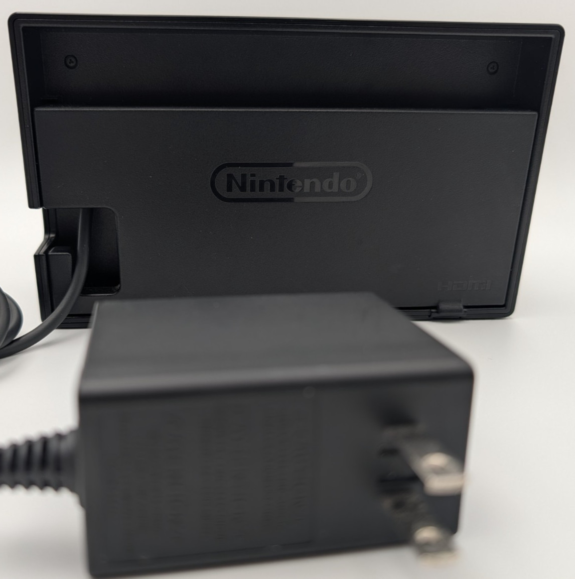 Nintendo Switch Accessories Lot – Official Dock, Joy‑Con Grip & Wired Headset