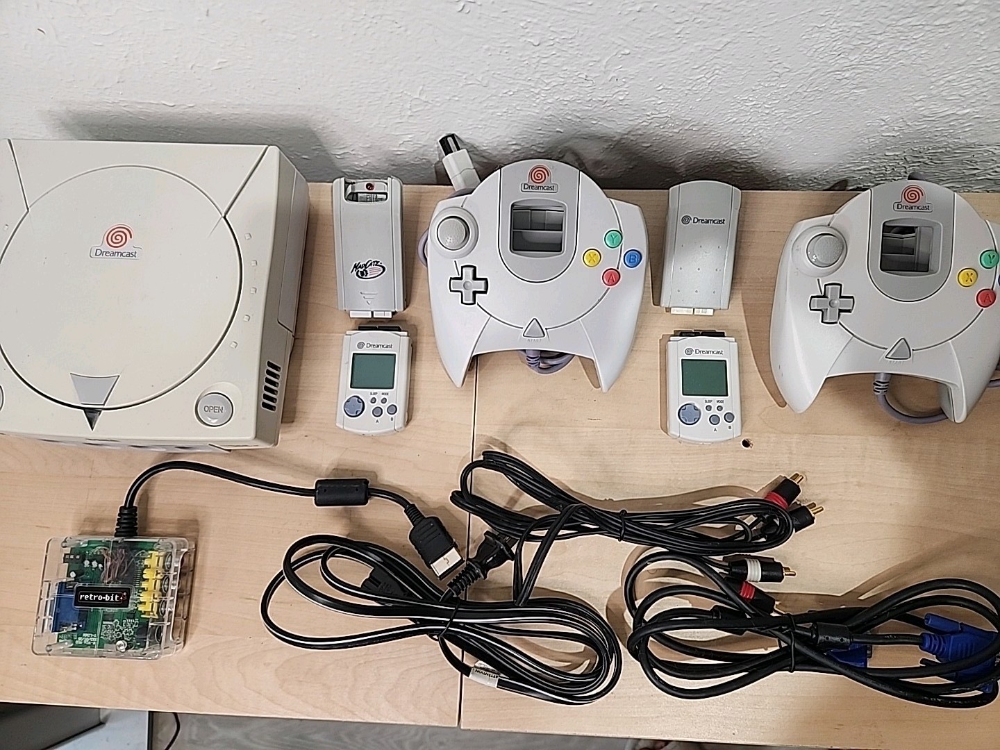 Sega Dreamcast White Console Working Lot 2 Controllers 2 VMU 2 Rumble VGA NTSC