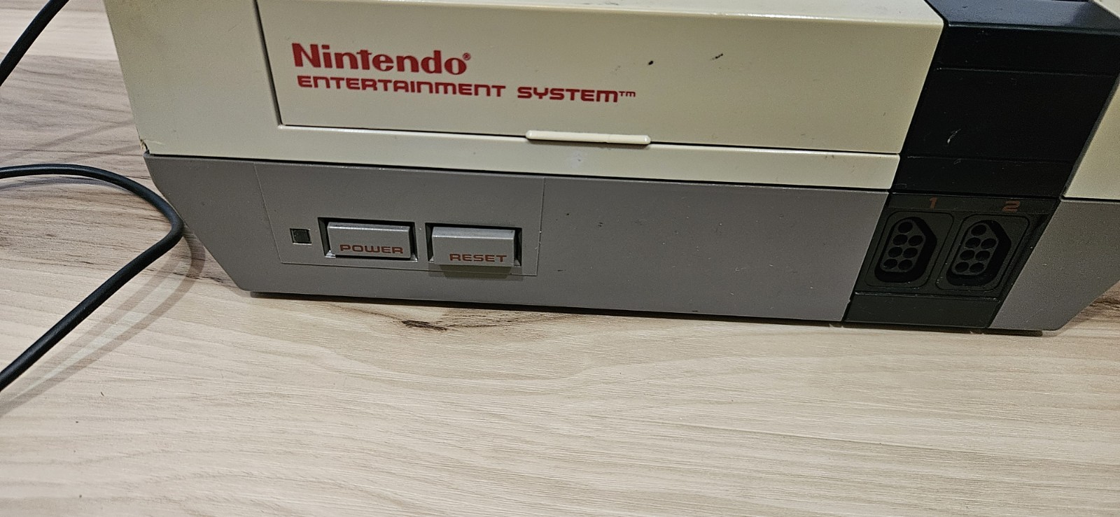 Nintendo NES-001 1985 Sometimes it works other times the red light just blinks.