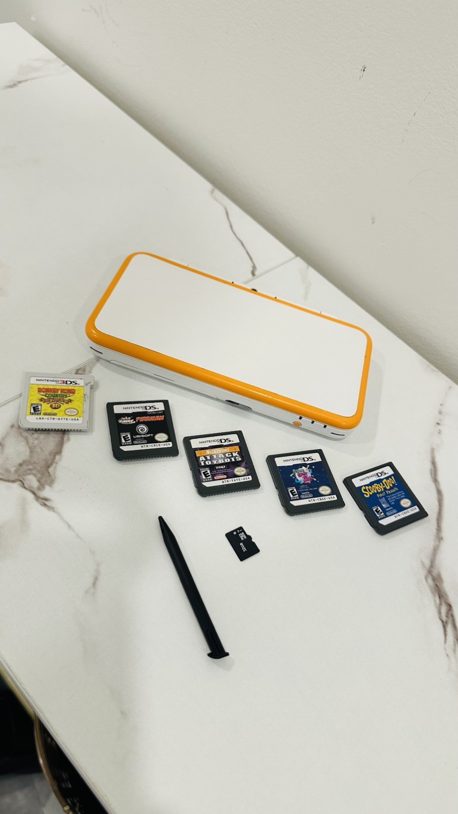Nintendo New 2DS XL White Orange w/ 5 Games 32GB SD Charger Case Stylus Tested