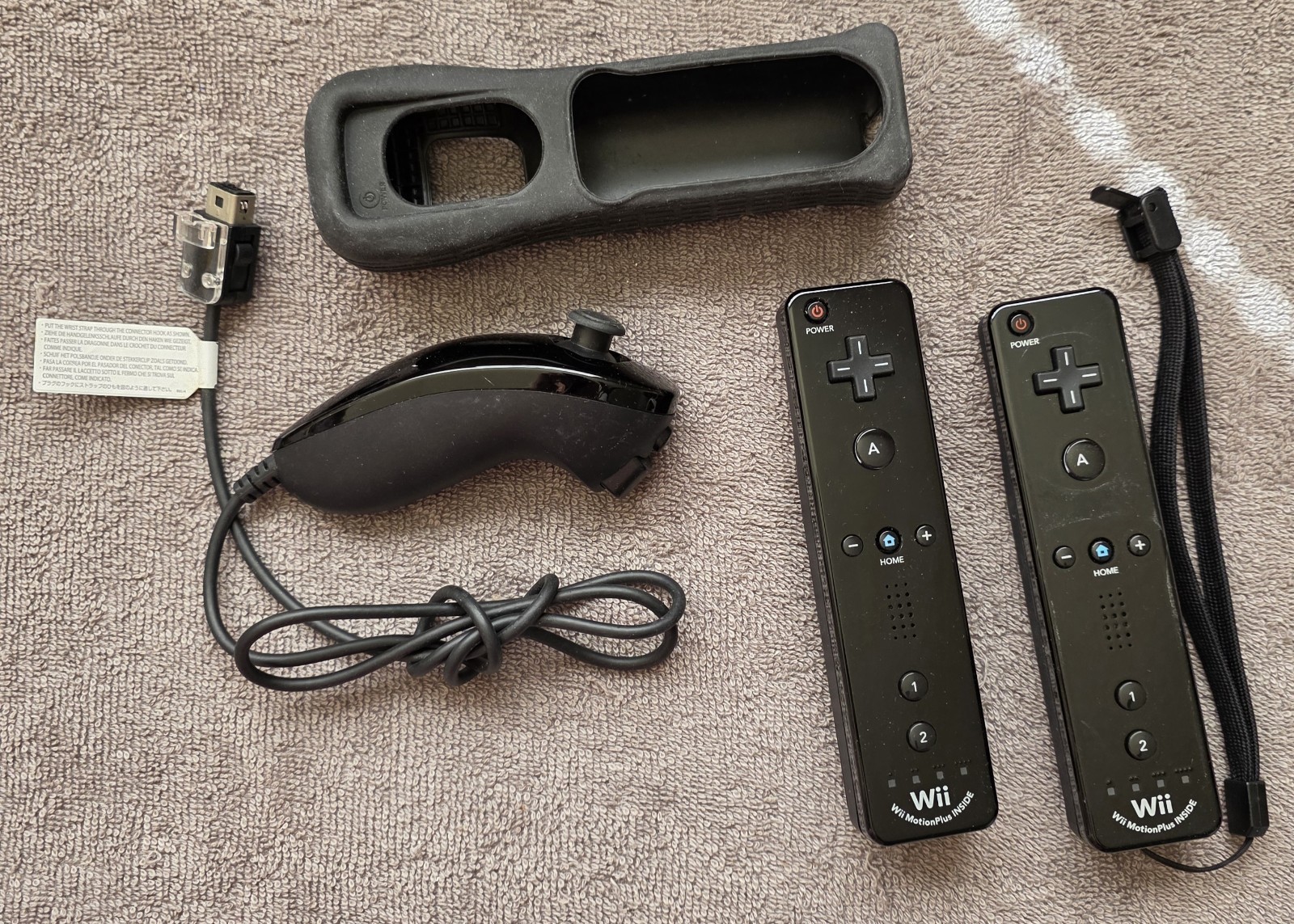 Nintendo Wii Family Console Black Original Games not included 1 extra Controller