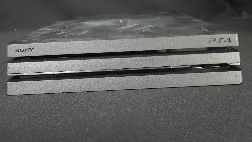 SONY PS4 – PRO 1TB- CUH-7015B – COMES W/CORDS AND CONTROLLER, SOFTWA (C57005711)