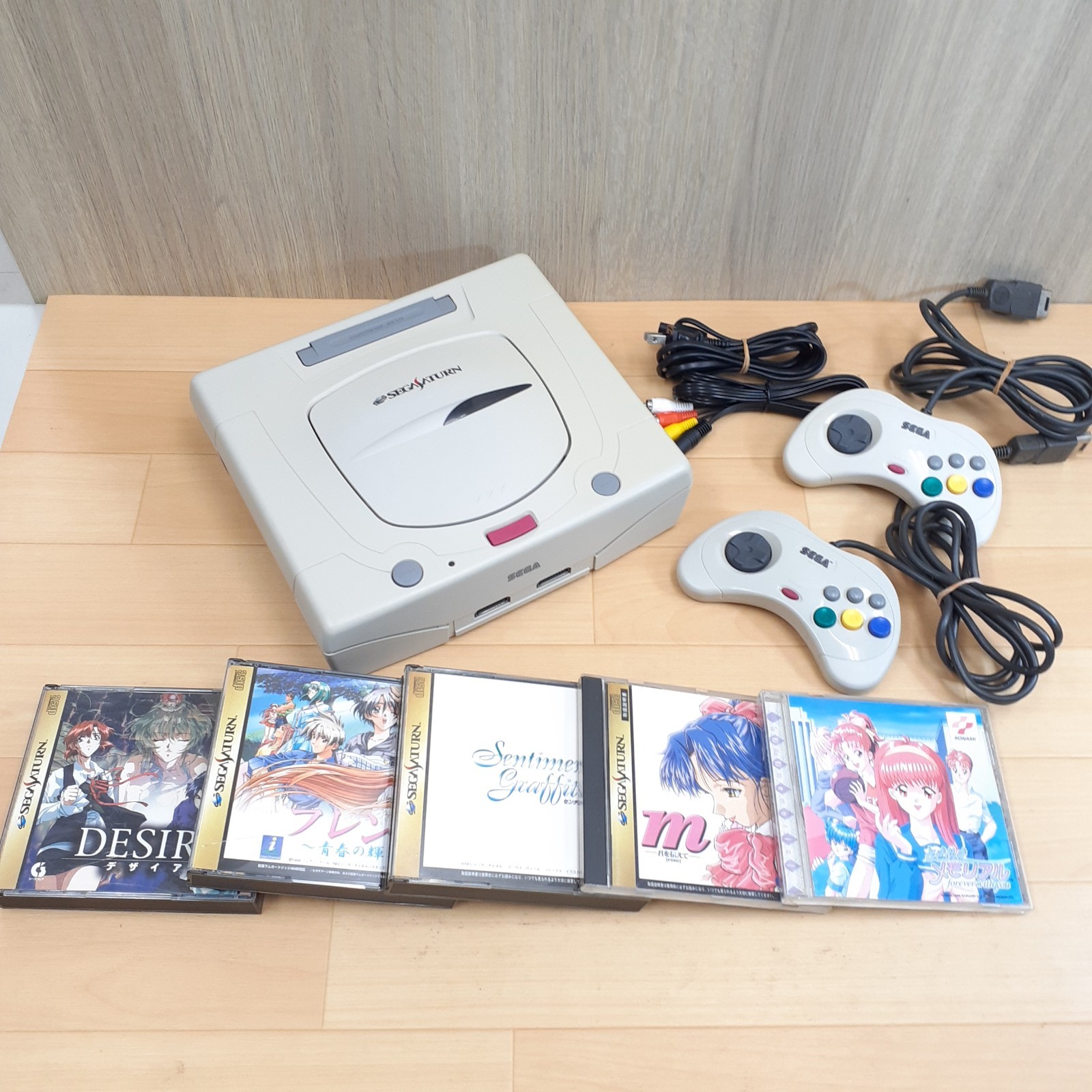 Sega Saturn Console Japan White with 2 controllers & 5 games Tokimeki Memorial