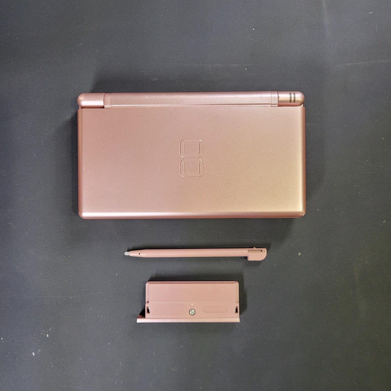 Nintendo DS Lite – Metallic Rose Gold / Pink – Handheld Console – USG-001