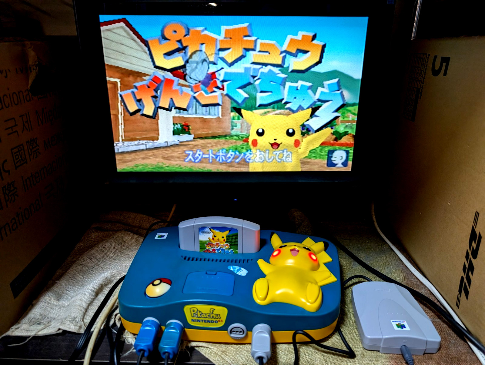 Nintendo 64 Pokemon Pikachu Region Free Console 2Controllers N64 japan
