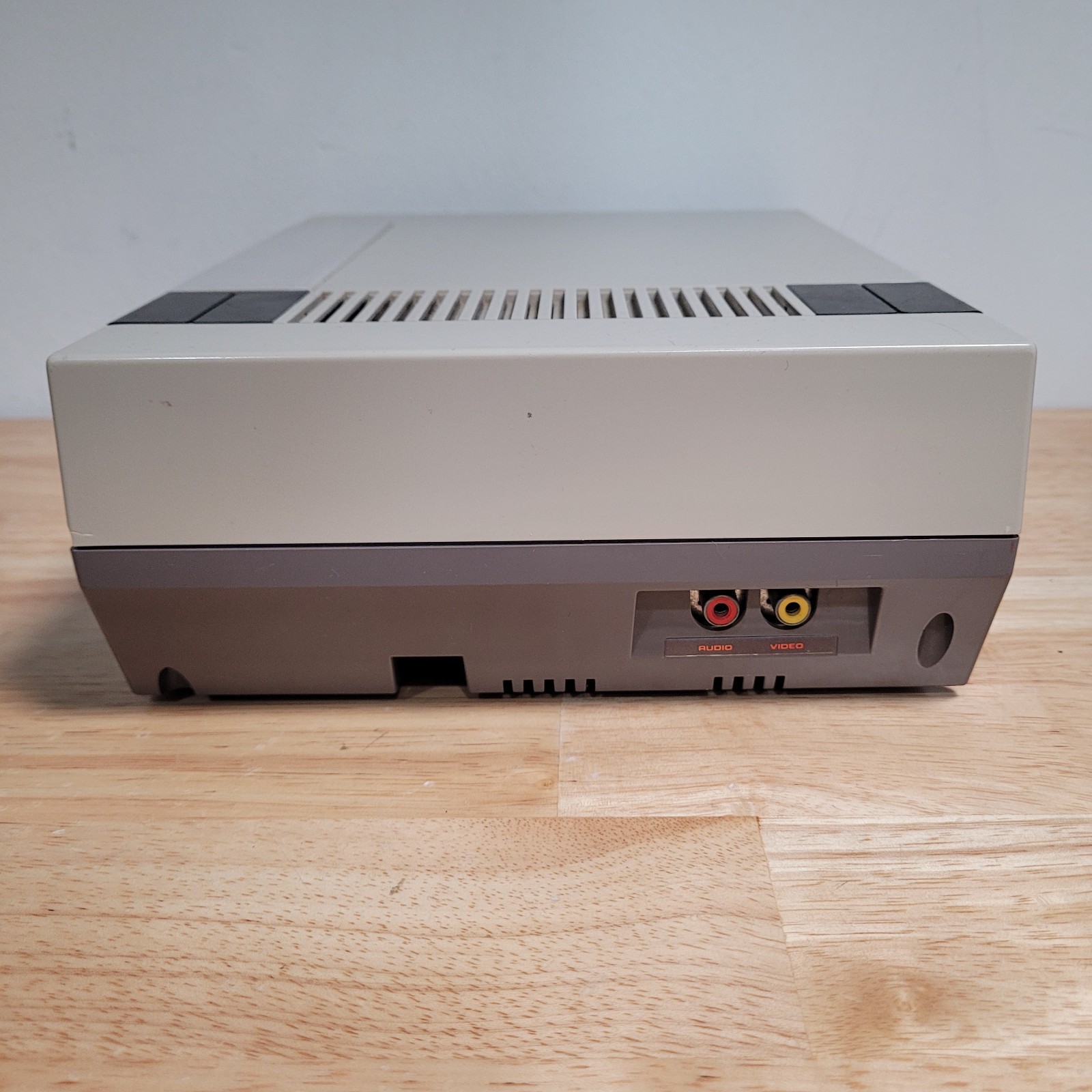 Nintendo Entertainment System NES Console 2 Controllers Complete – Tested