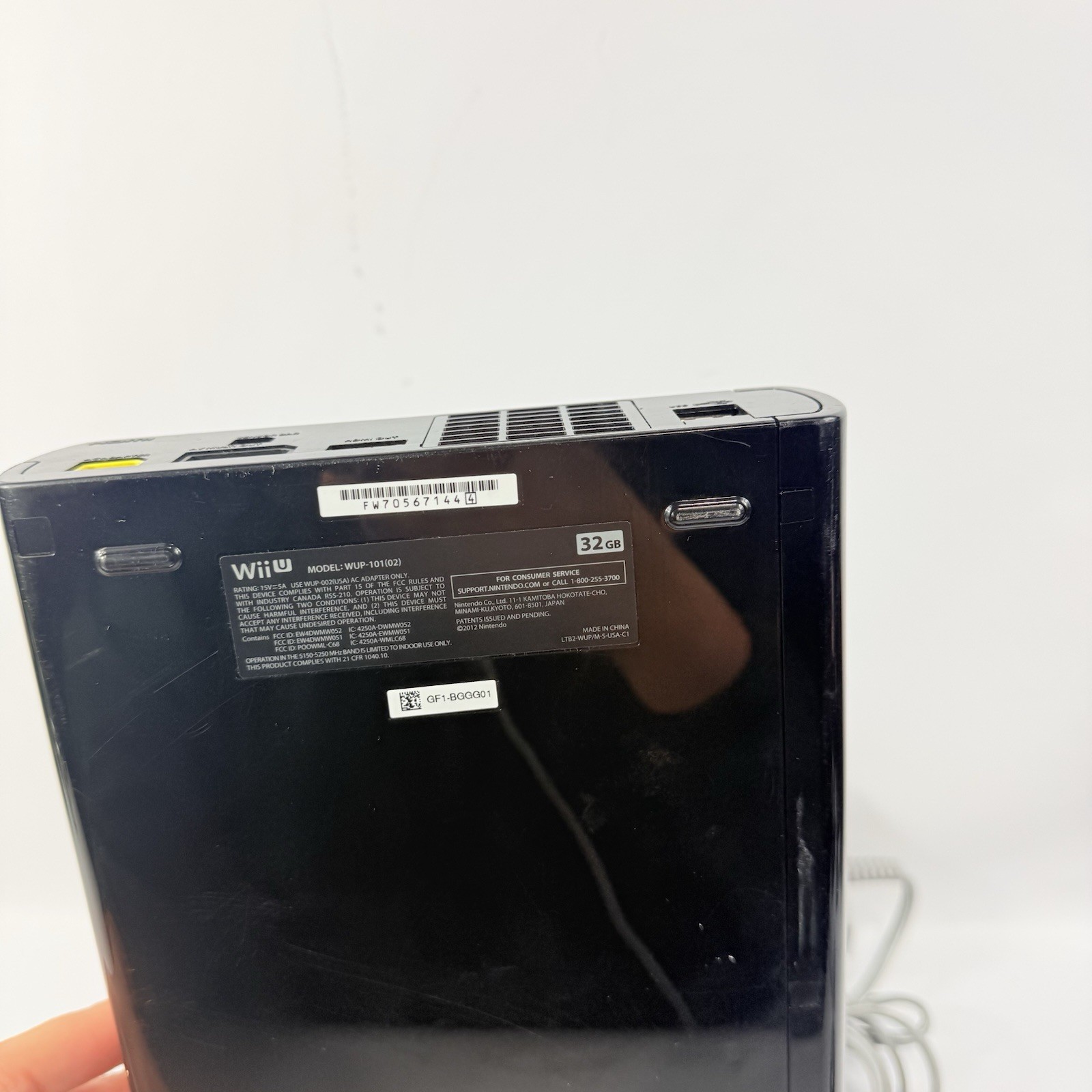 Nintendo Wii U 32GB Deluxe Console Only w AC Cord Super Mario & 2GB WUP-101(02)
