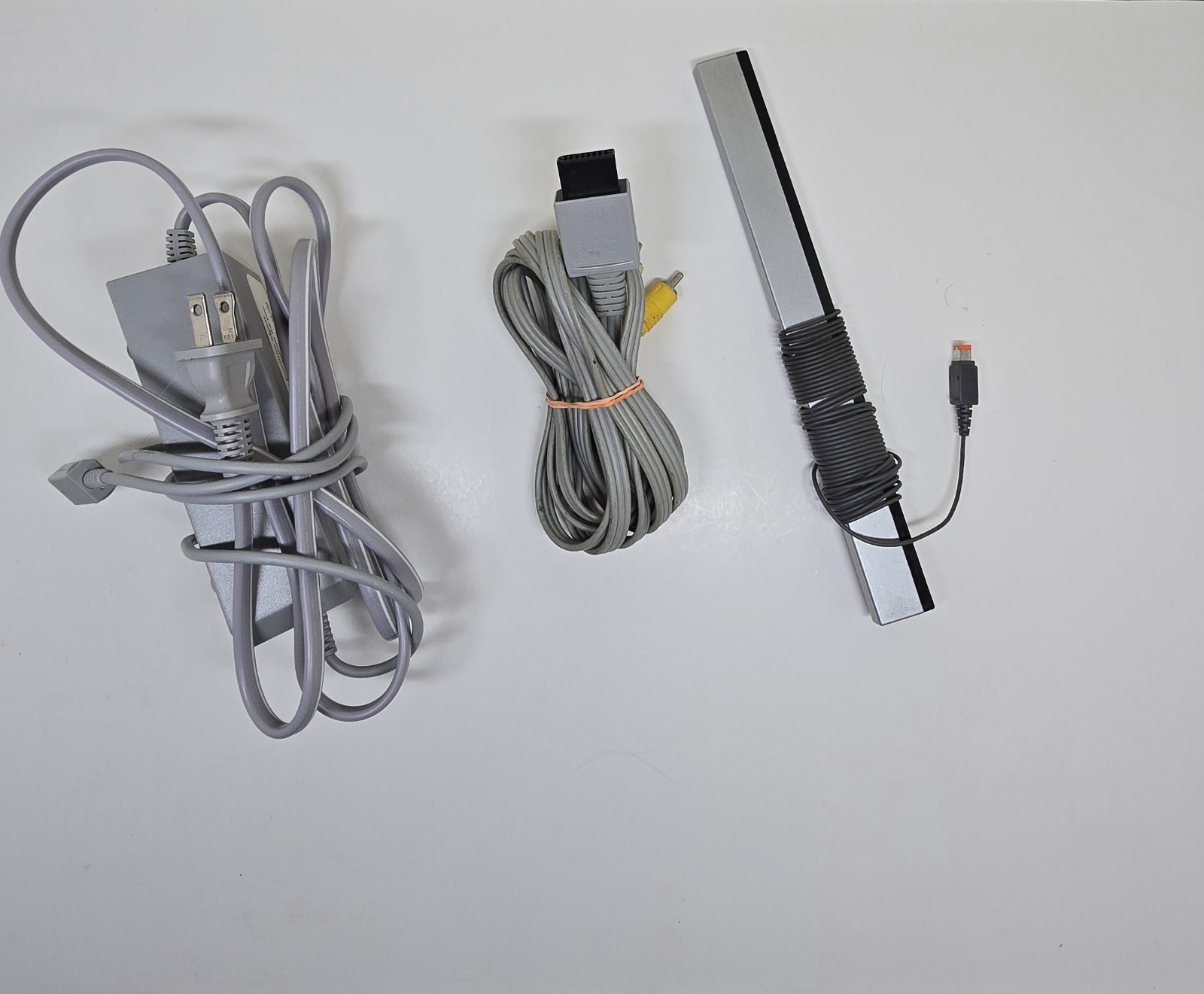 Nintendo Wii Console White Bundle RVL-001 – 3 Remotes 22 Games TESTED