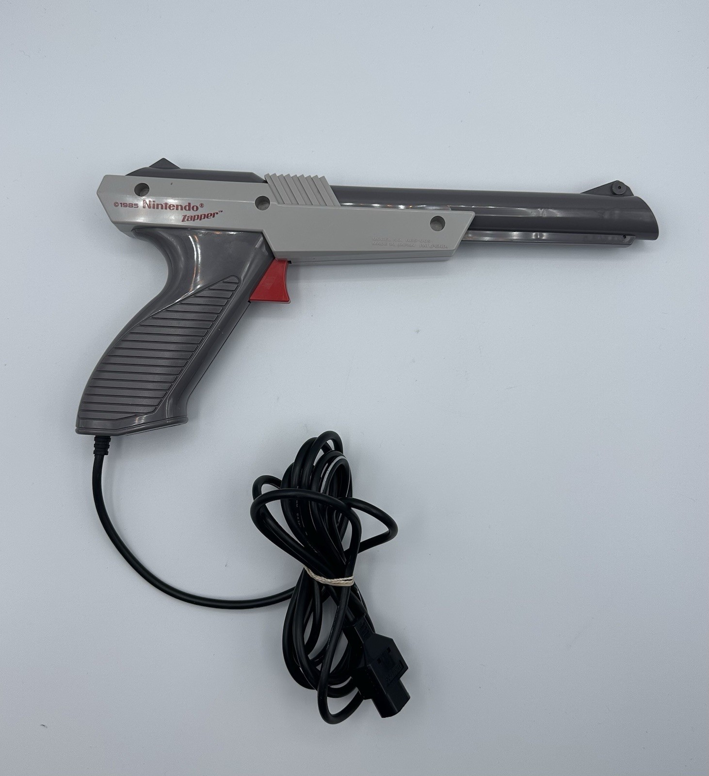 Nintendo NES System New 72 Pin +2 Controllers, Zapper Mario Duck Hunt Manual