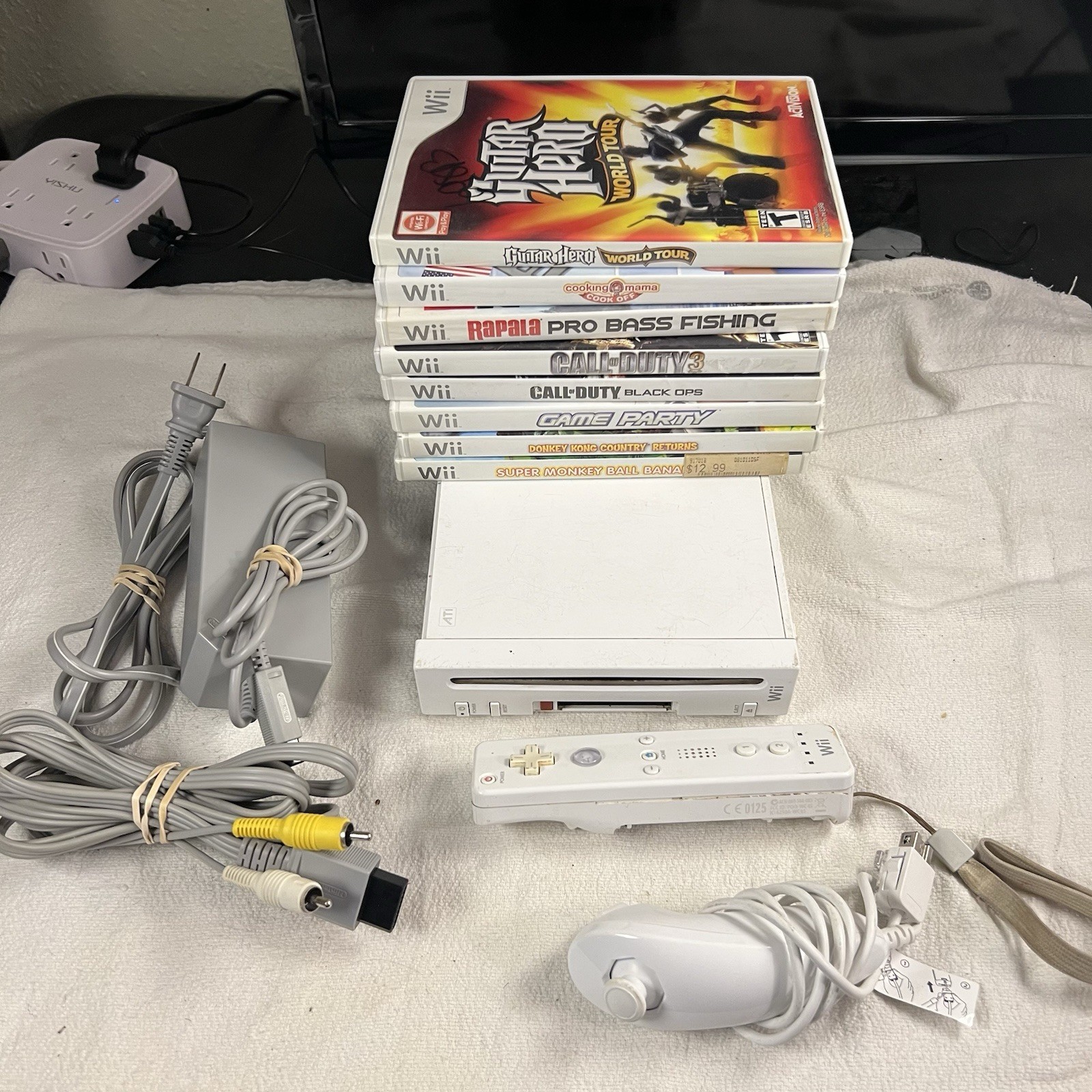 Nintendo Wii RVL-001 512 MB Home Console Bundle 8 Games