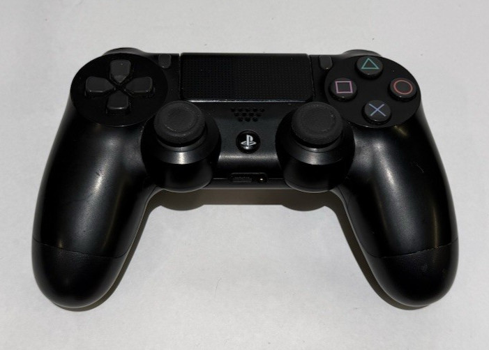 Sony PlayStation 4 PS4 Original Console CUH-1215A Black 500GB w/ Cords