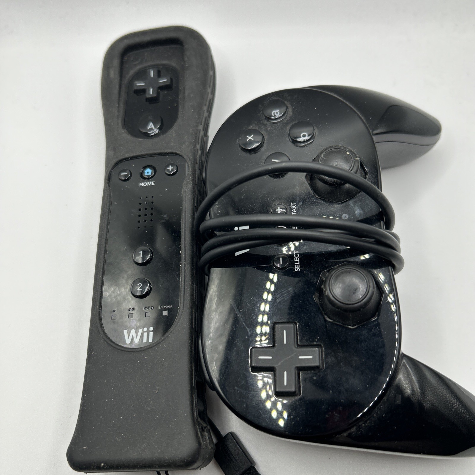 Nintendo Wii RVL-101 Black Console Bundle & Cords + Sensor + Controllers + More!