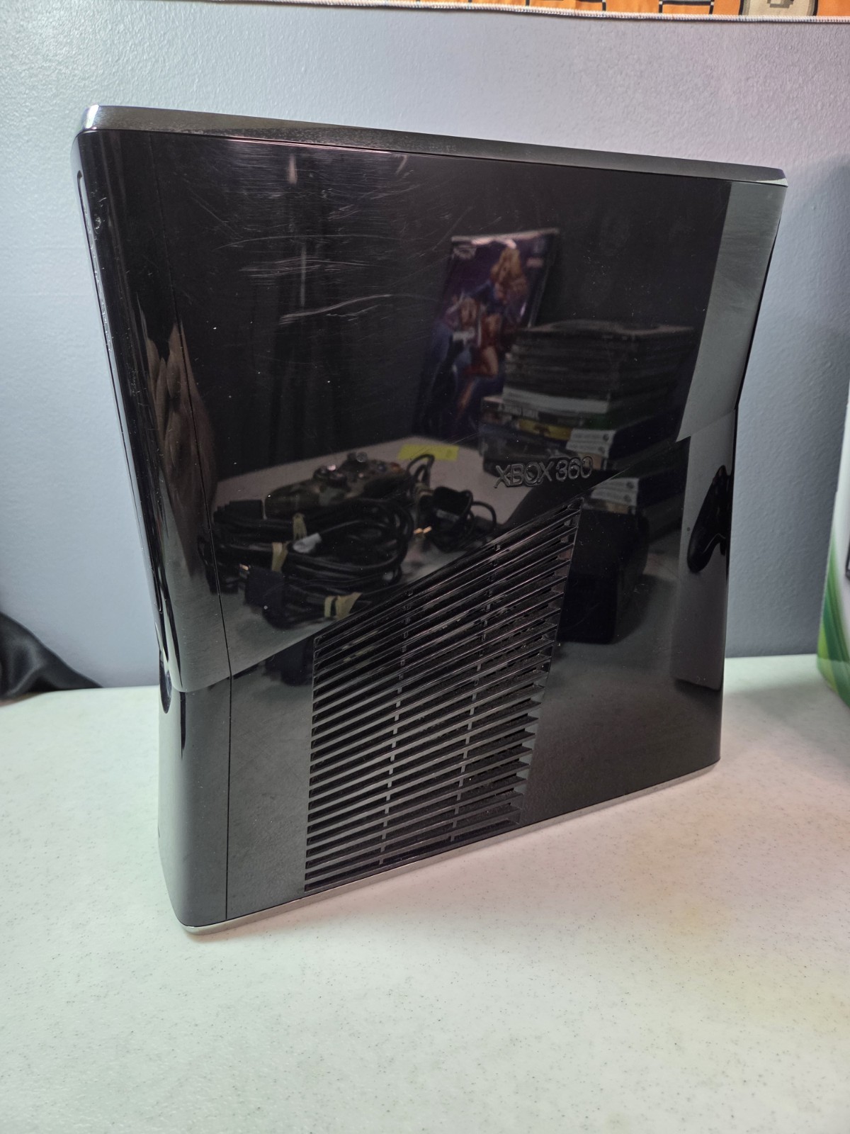 Microsoft Xbox 360 250GB Black Console Bundle IN BOX W/ Controller & Cables