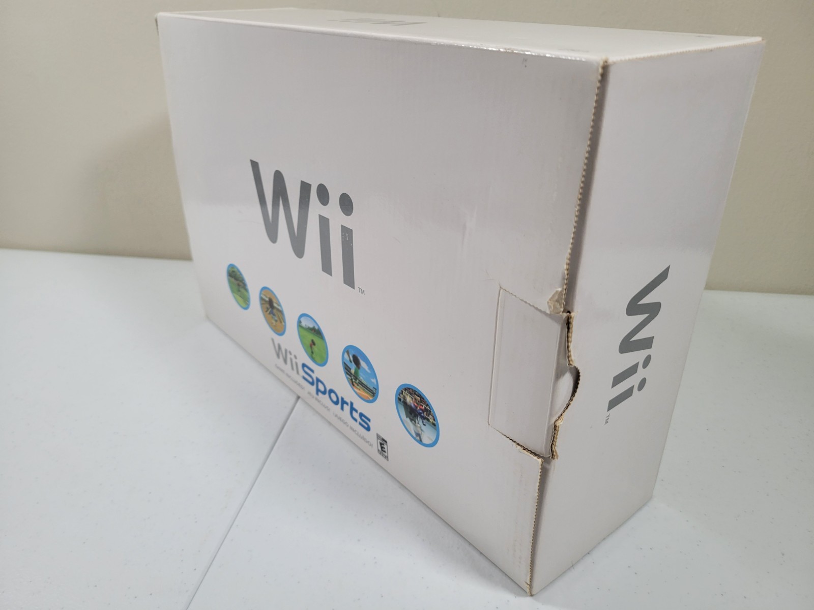 White Nintendo Wii Console RVL-001 – Complete In-box – Matching serial #’s