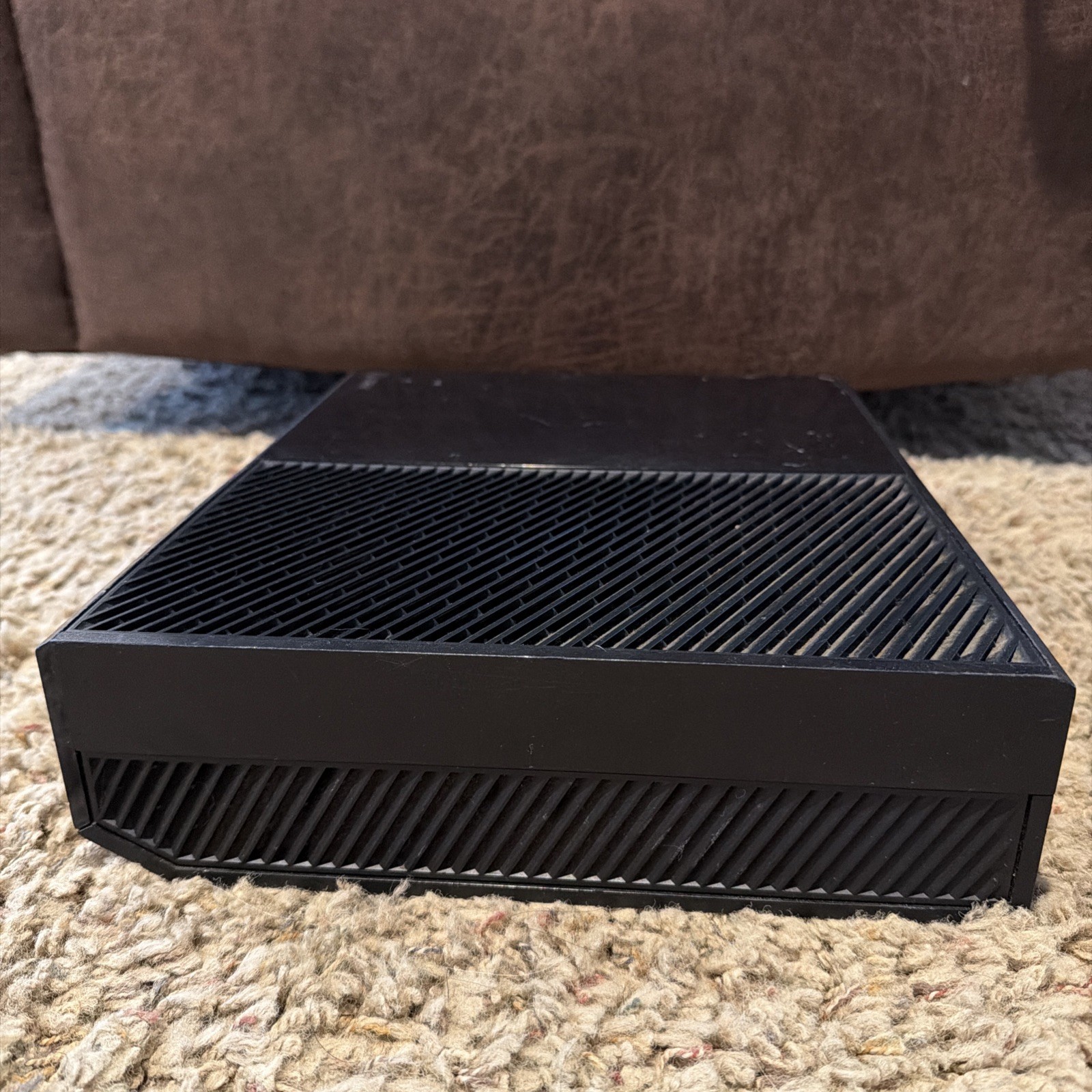 Microsoft Original Xbox One Console 500GB – Black W/ Controller & Game Working