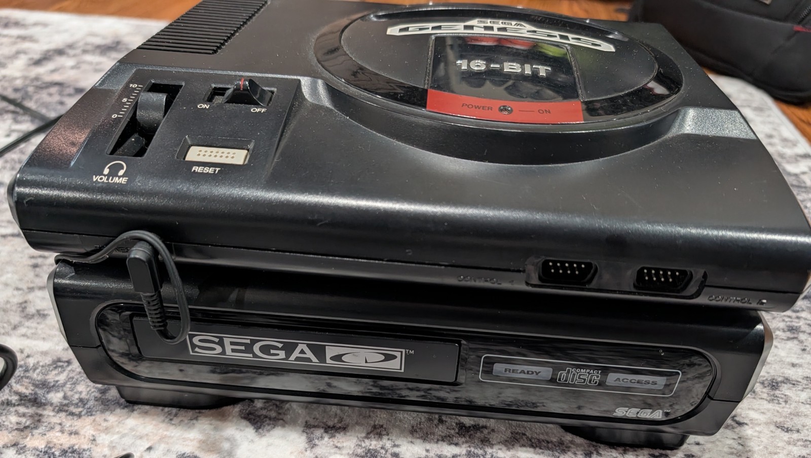SEGA CD Model 1 +Genesis Working Tested +controllers +AV Cables