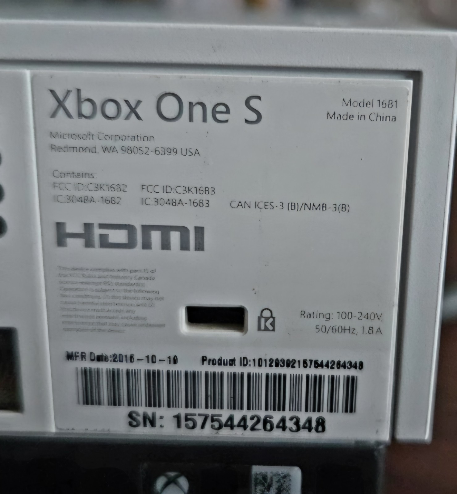 Xbox One S – 500GB Model 1681 With XBox controller 049-012-1