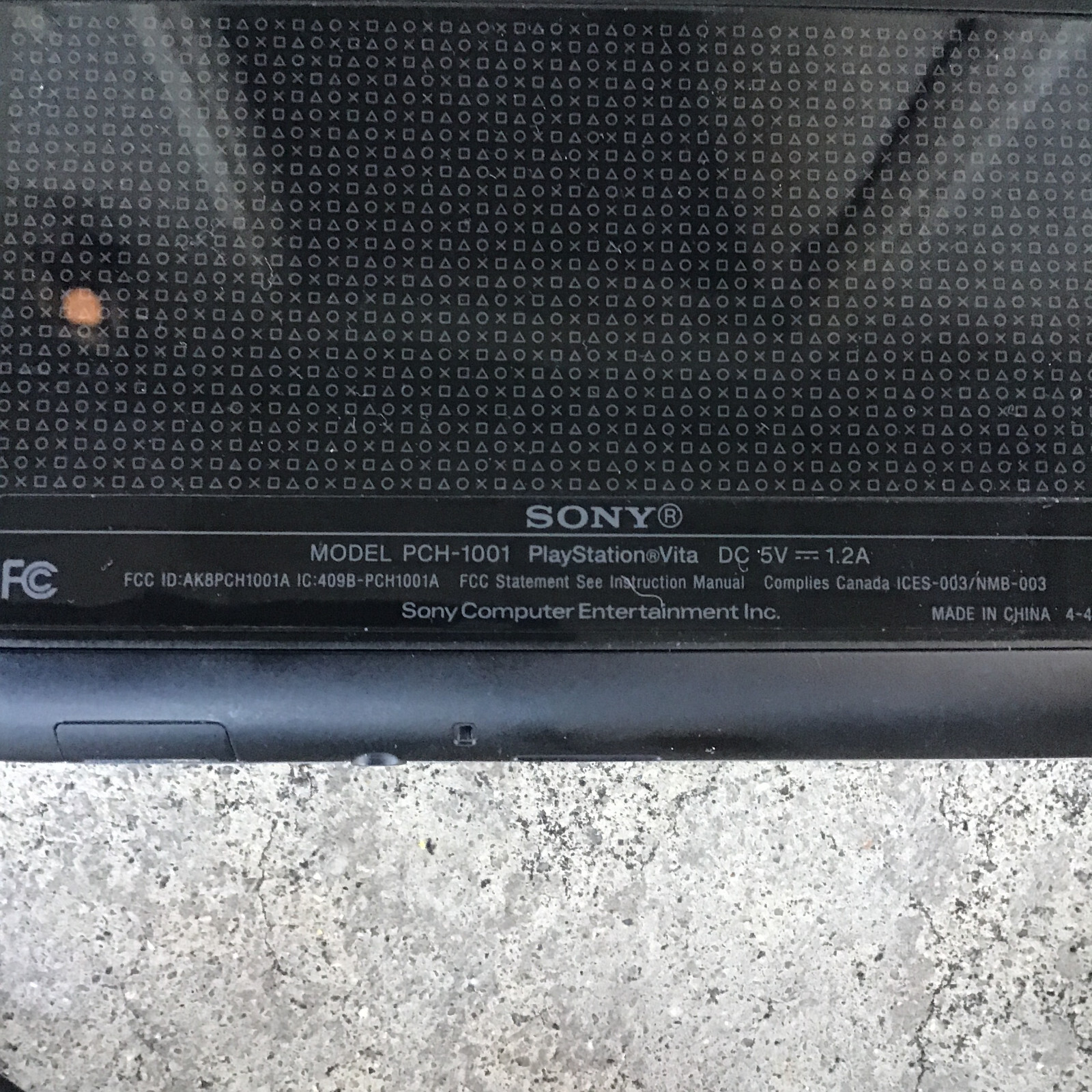 Sony PlayStation Vita PCH-1001 Black Handheld Console with OEM Charger Tested
