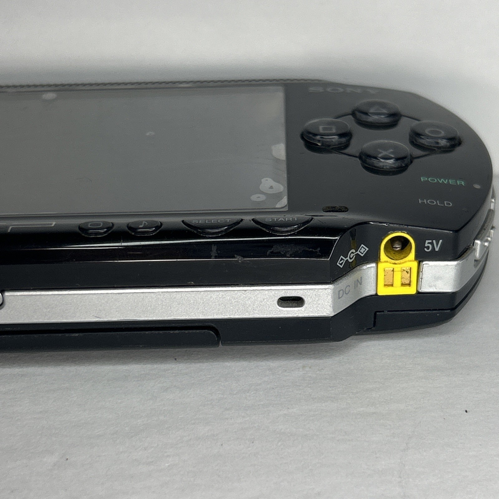 Sony PSP 1001 Console Bundle Tested w/ Charger Case, 4GB Card & 2 Games