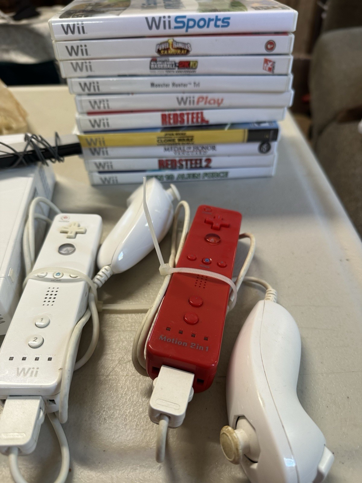 Wii RVL-001 Console, 2 Controllers, 10 Games – TESTED/WORKING