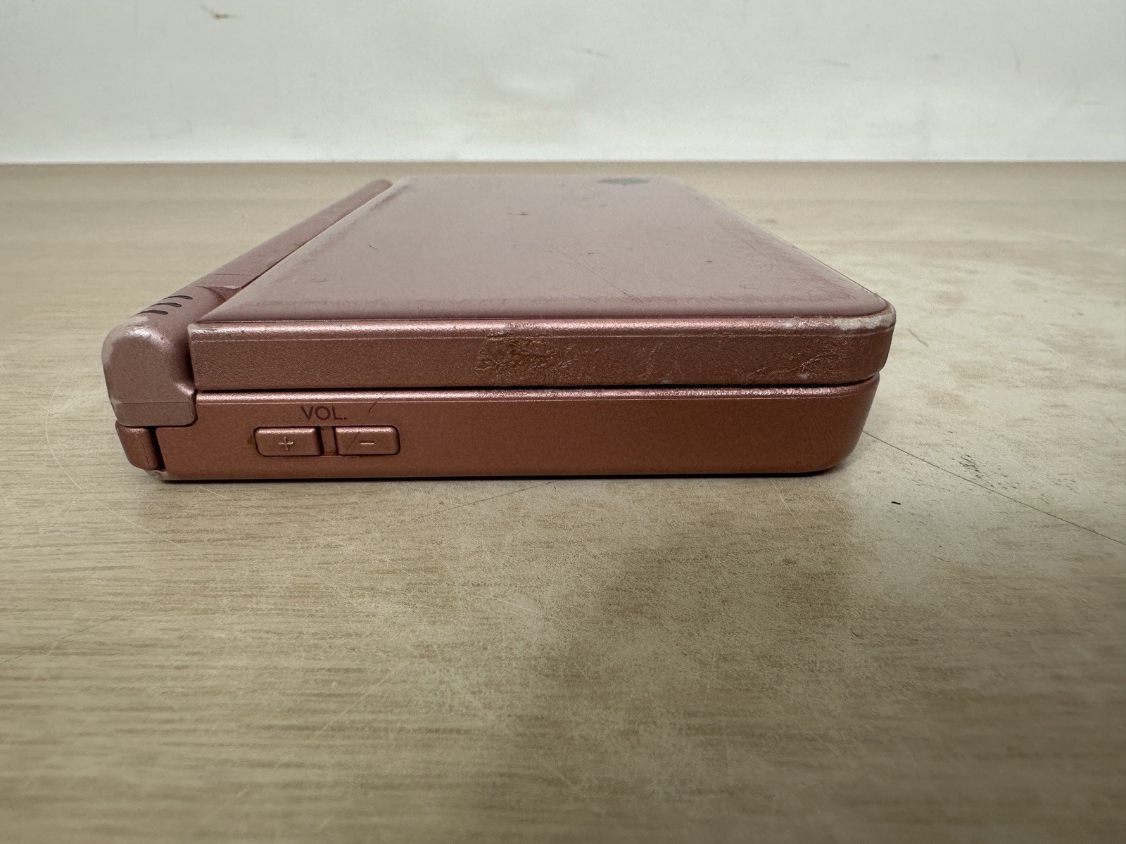 Nintendo DSi XL – Metallic Rose Pink w/ Charger & White Stylus – Tested & Works