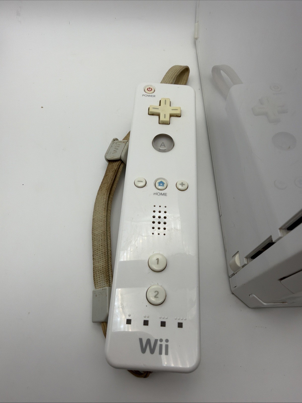 Nintendo Wii Home Console White W/ 2 Wii motes, Pro Controller, Sensor Tested