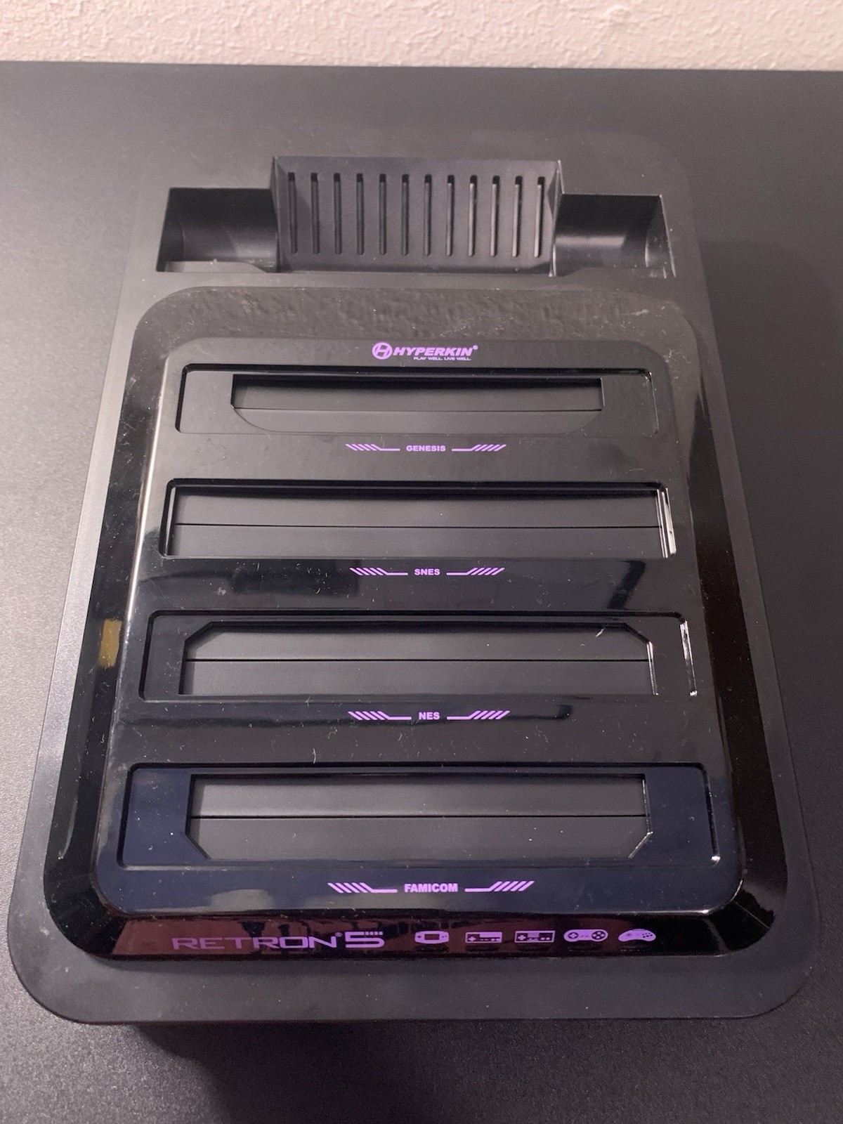 Hyperkin RetroN 5 Launch Edition Black w/ Travel Case (+ 16GB SD Card)
