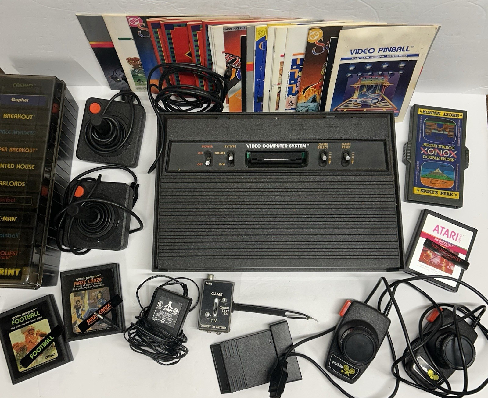 Vtg Atari 2600 Lot Console, 4 Controllers, 16 Games w/Instructions – Untested
