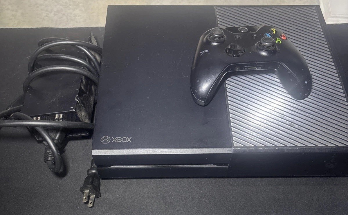 Microsoft Xbox One 1540 Black Console 500GB HDMI W Power Adapter & Controller