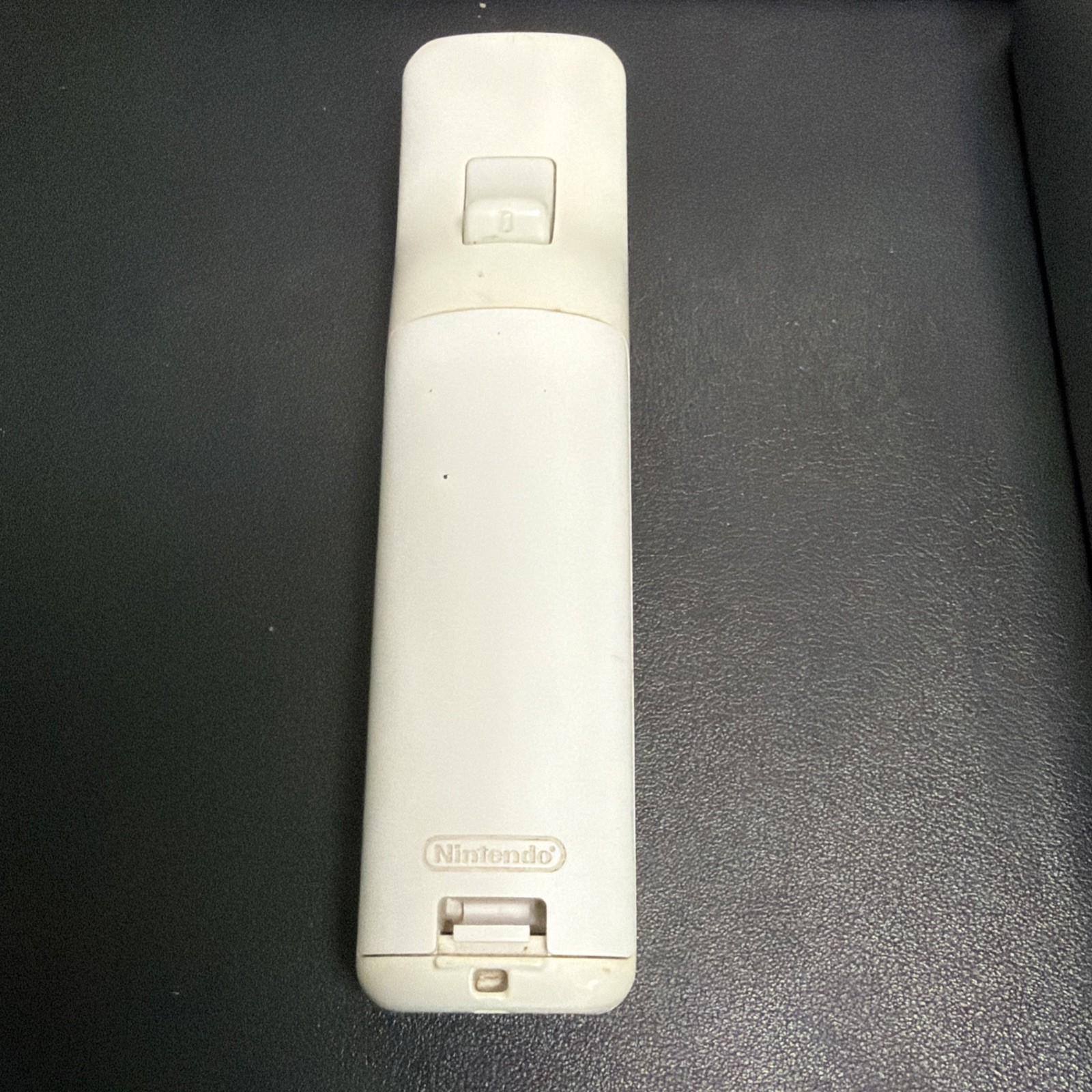 Nintendo Wii RVL-001 Gamecube Console-White w/ Wii Mote and Sensor Bar