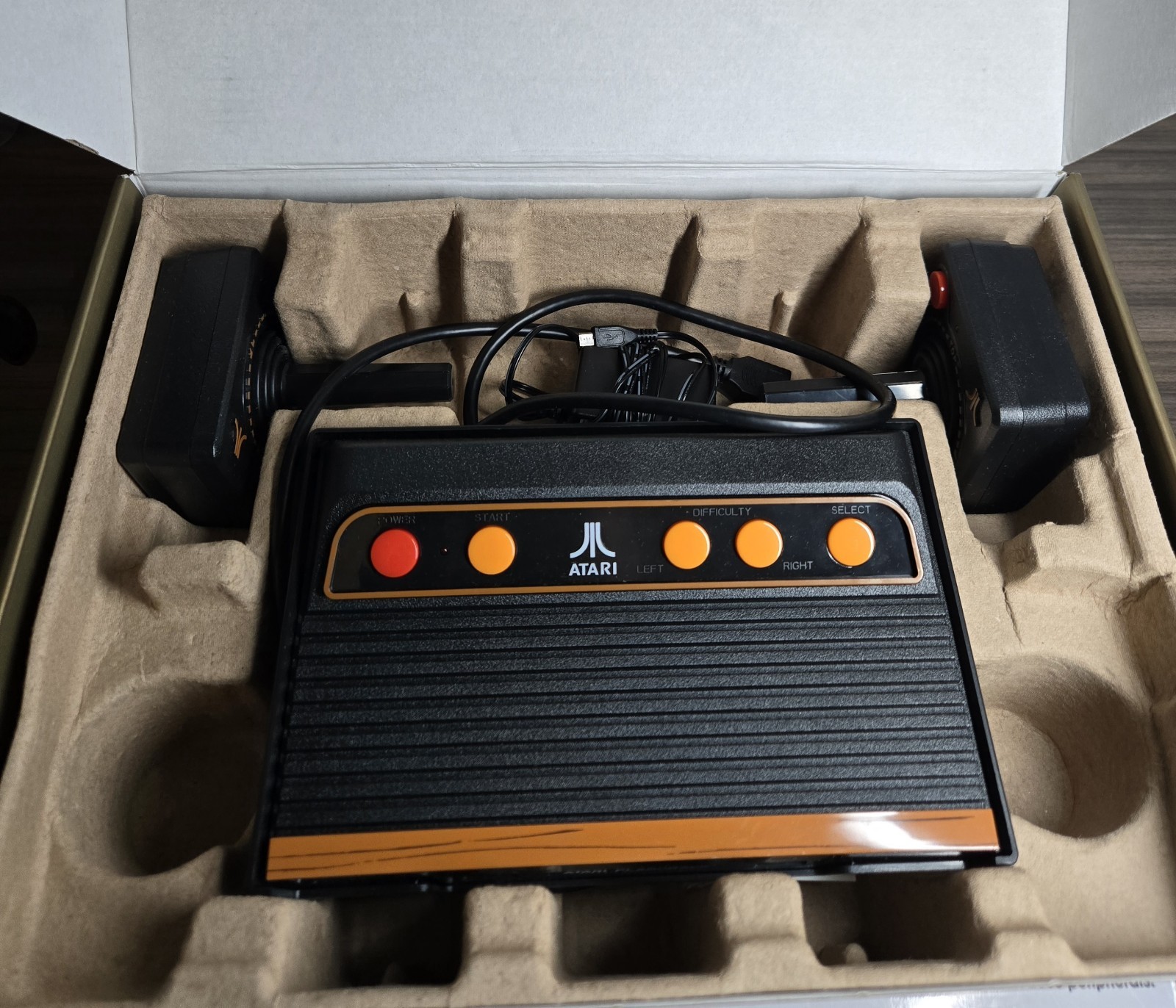 Atari Flashback 9 Gold Console with 120 Built-in Games + Flashback 5 (Read)