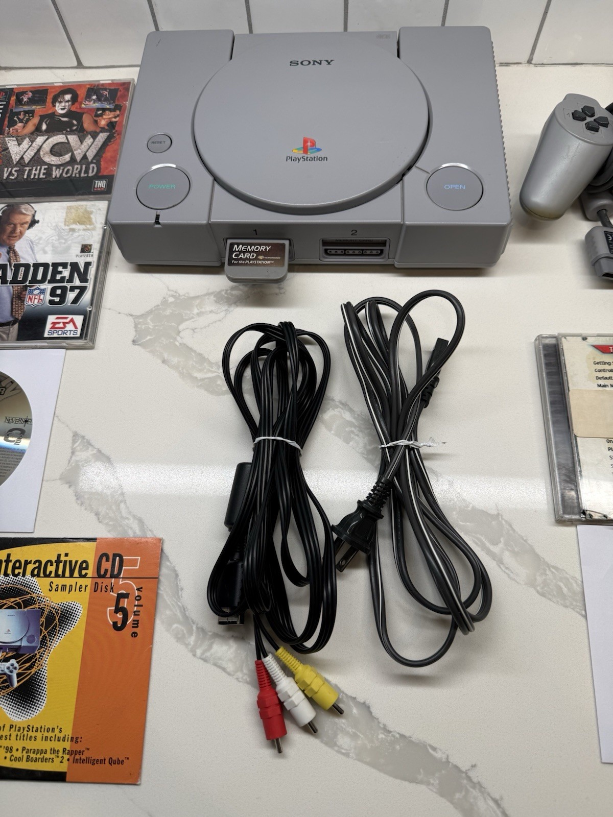 Sony Playstation PS1 SCPH-5501 Console And Game Lot – READ DESCRIPTION