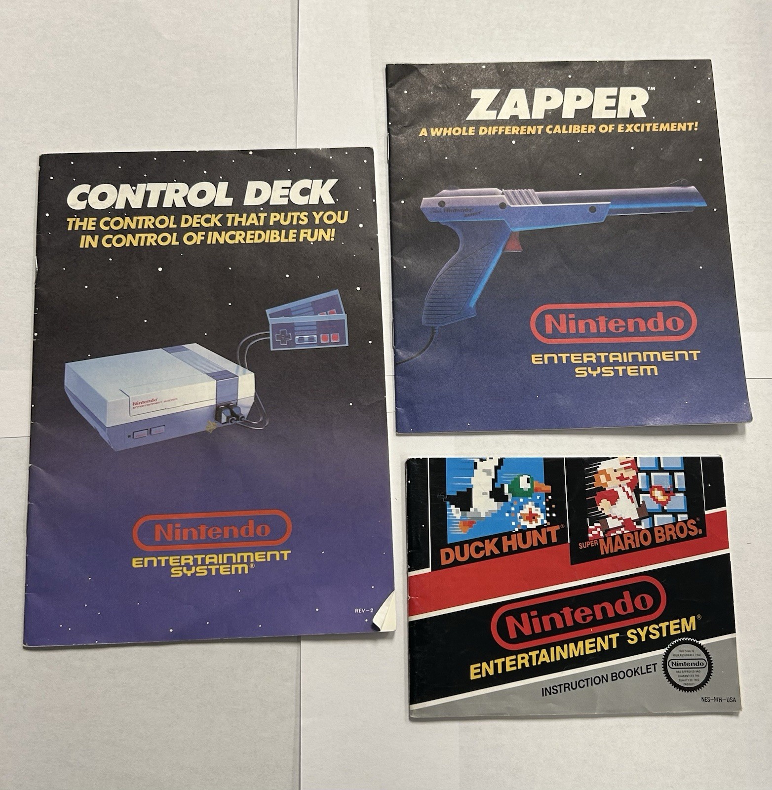Nintendo NES Action Set Home Console – White/Gray Complete in Box