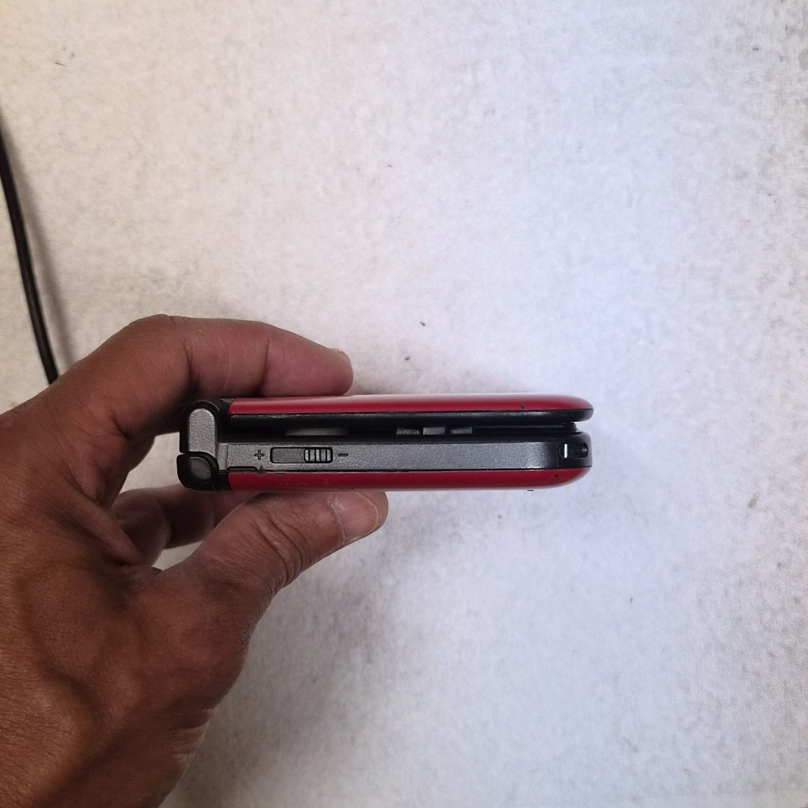 Nintendo 3DS XL Handheld System Red/Black 3D Capability Headphone Jack