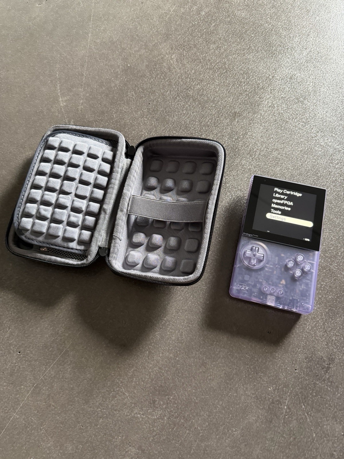 Analogue Pocket (AP-C07-LE) Limited Edition Handheld System – Transparent Purple