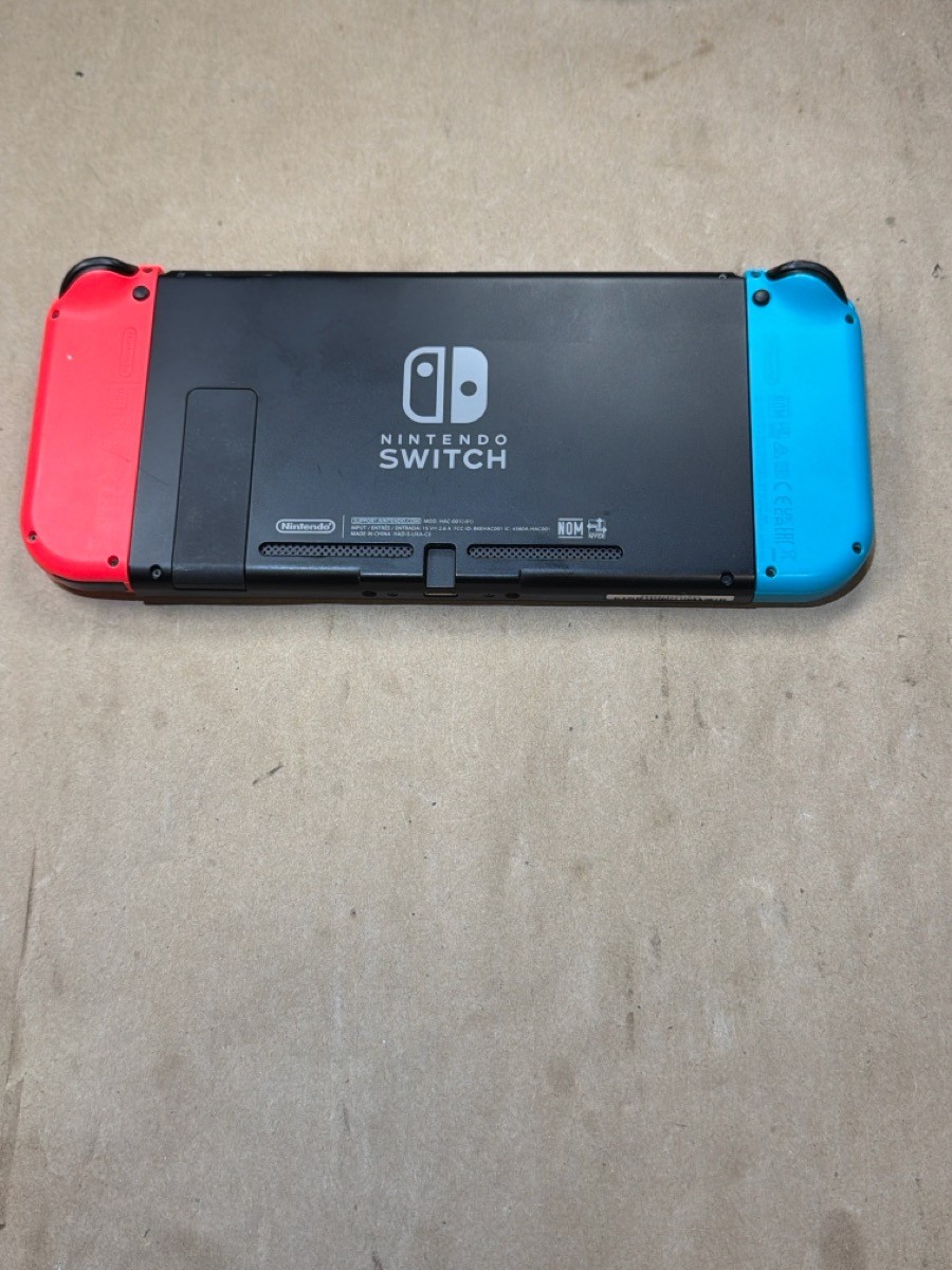 NINTENDO SWITCH HANDHELD: MODEL HAC-001 (-01) RED/BLUE, (B33004746)