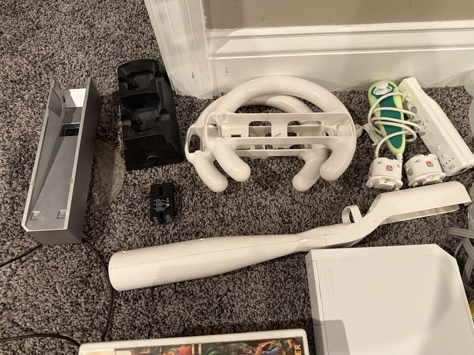 Nintendo Wii Lot Bundle w/ 8 Games controller Cables Accessories