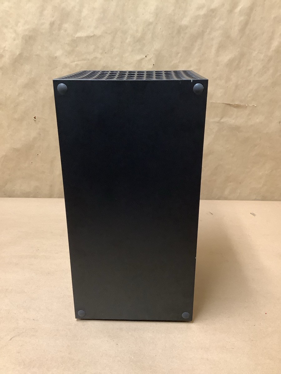 MICROSOFT Model: 1882 XBOX SERIES X 1TB SSD GAMING CONSOLE IN BOX (G29016884)