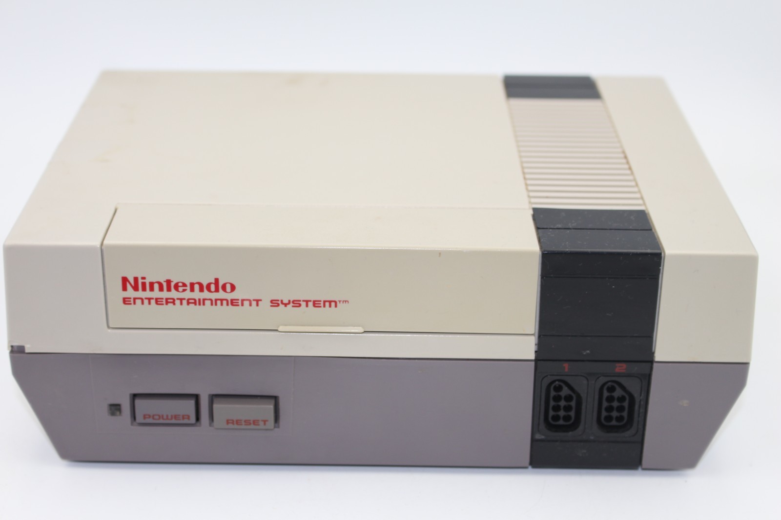 Nintendo NES Console Bundle w/Controllers, Gun, Manual, Inserts Tested