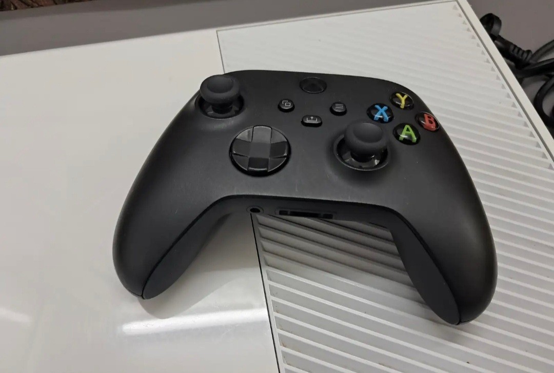 Microsoft Xbox One Special Edition Sunset Overdrive 500GB White Console