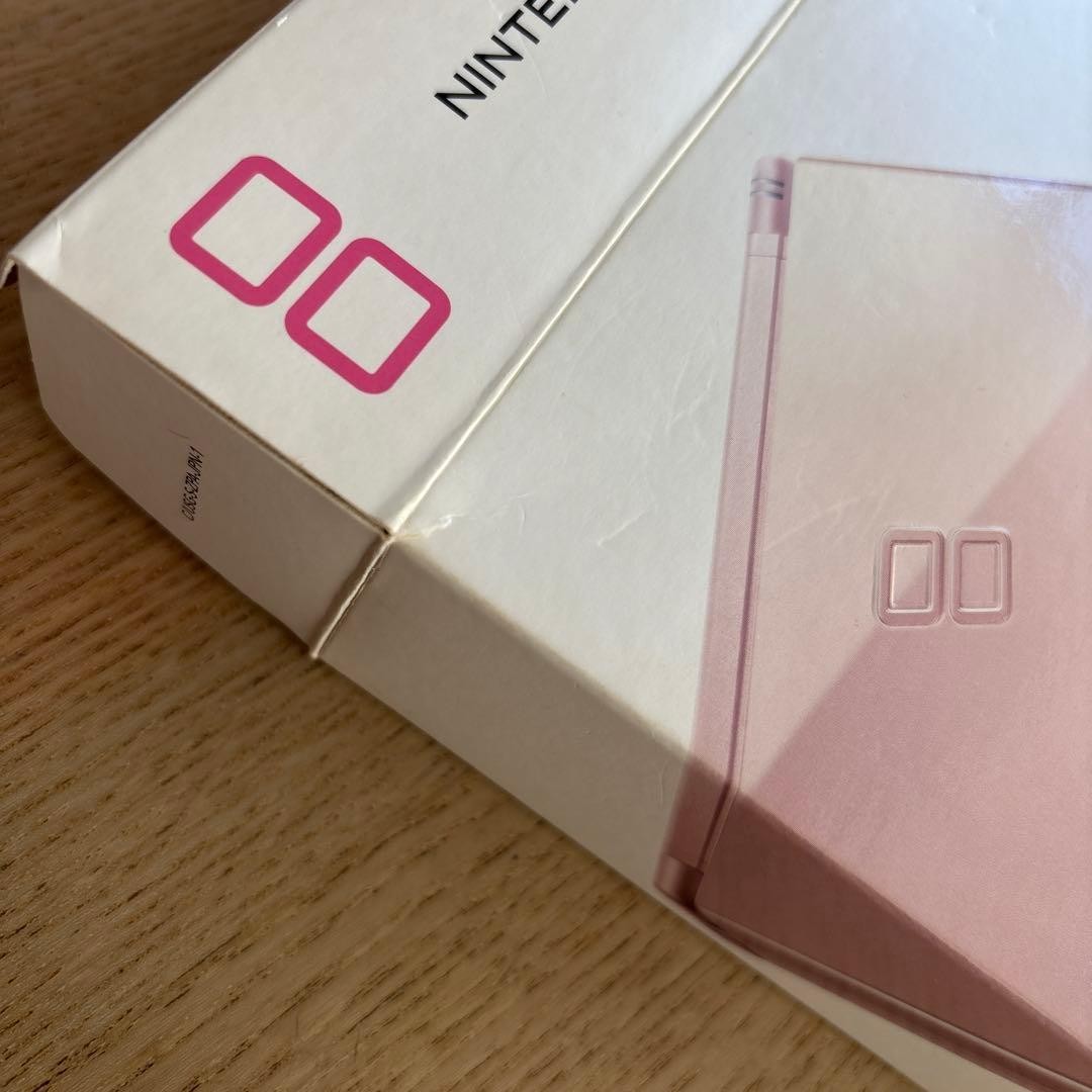 Near Mint Nintendo DS Lite Video Game Console – Metallic Rose