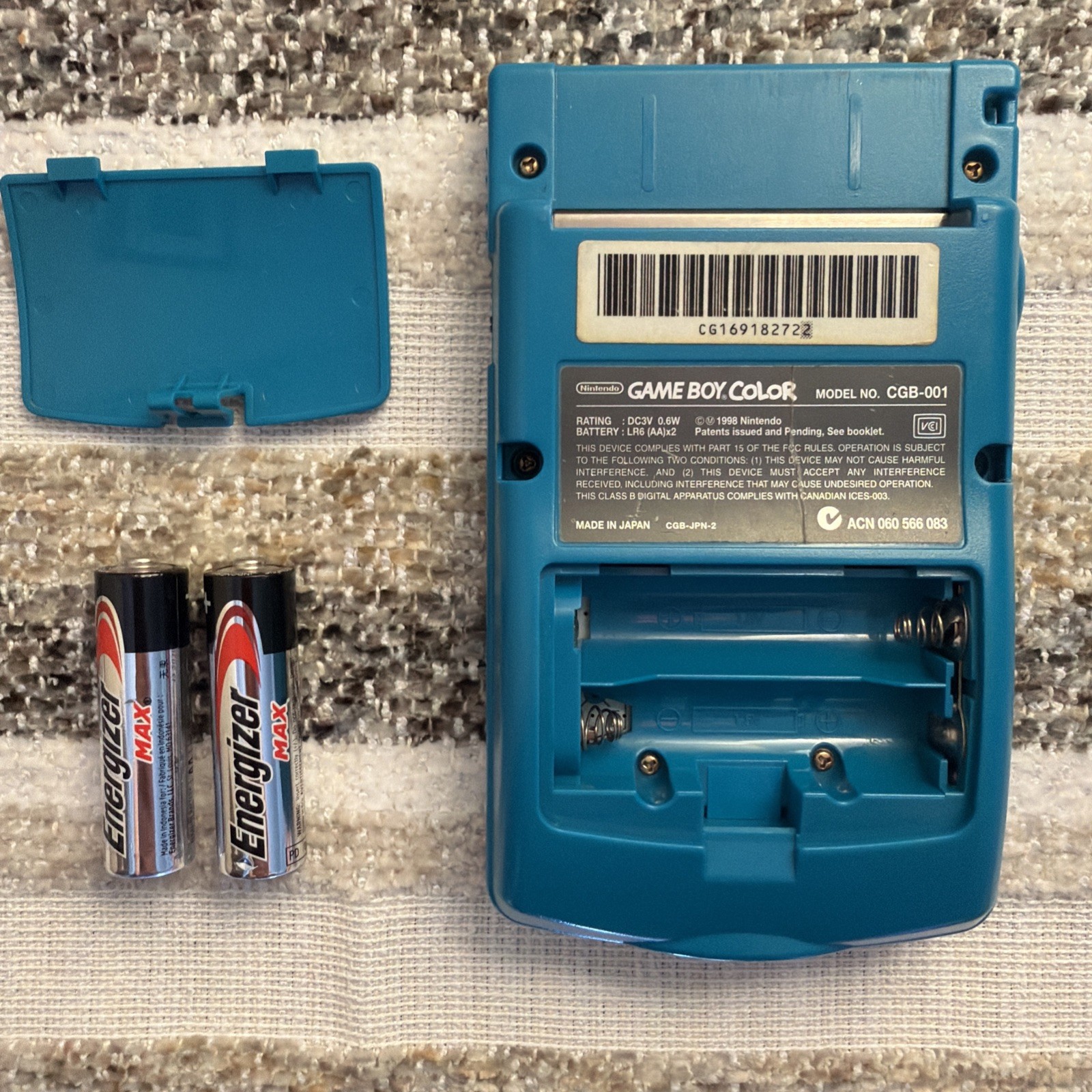 Nintendo Game Boy Color Game Console – Teal – CGB-001 w/ Tetris Cartridge Bundle