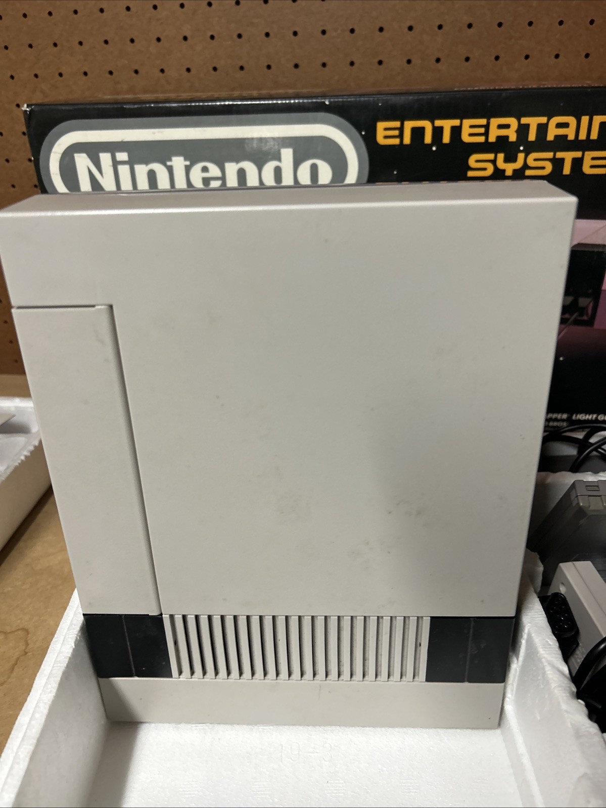 RARE Nintendo NES Action Set ConsoleNES-001 CIB With Boxed Punch Out!