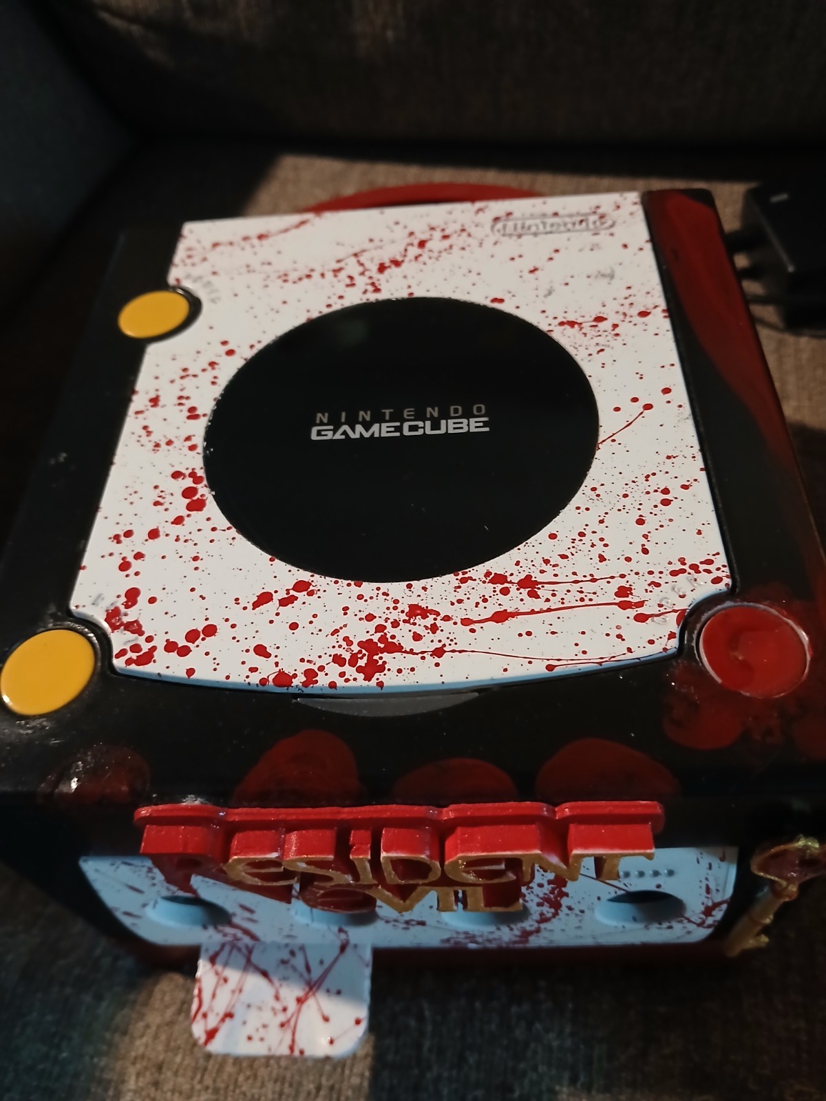 Custom Resident Evil Gamecube. 4 Games, 2 Controllers, Memory Card. See Pictures