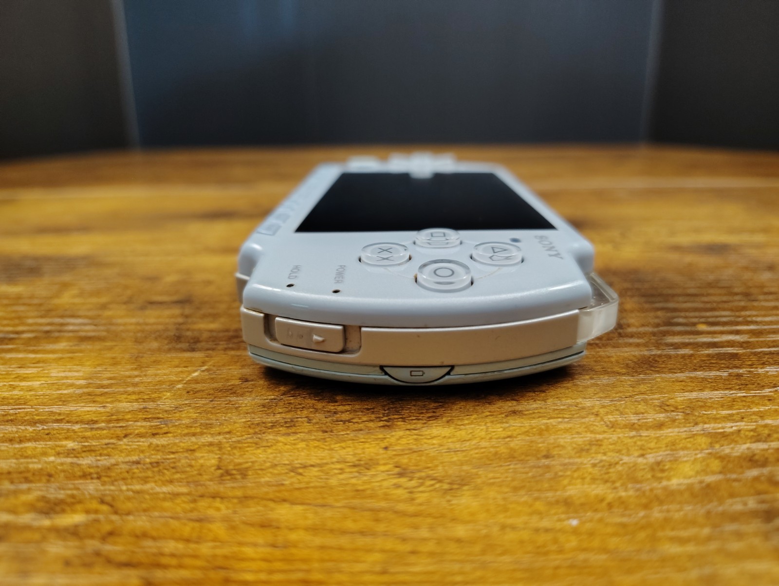 SILVER Sony PSP 2000 System Bundle With Games, Movies, And Cases